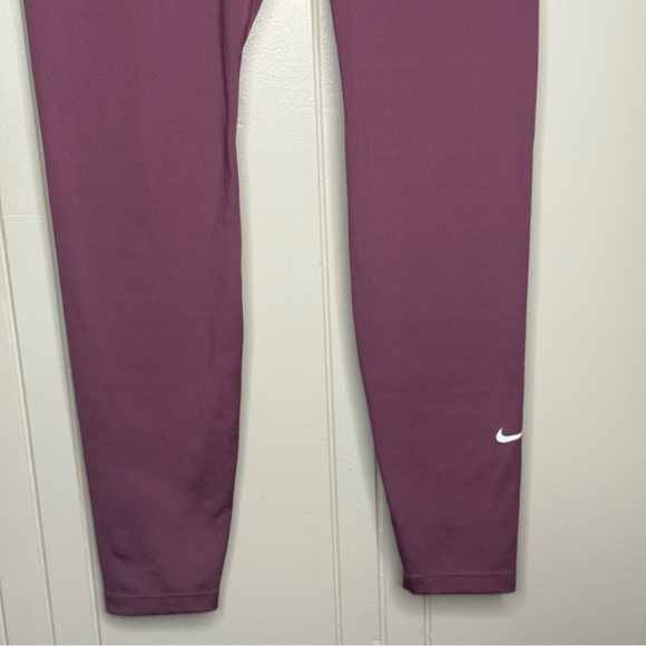 Nike Training One Sculpt tight leggings in mauve - Picture 4 of 16